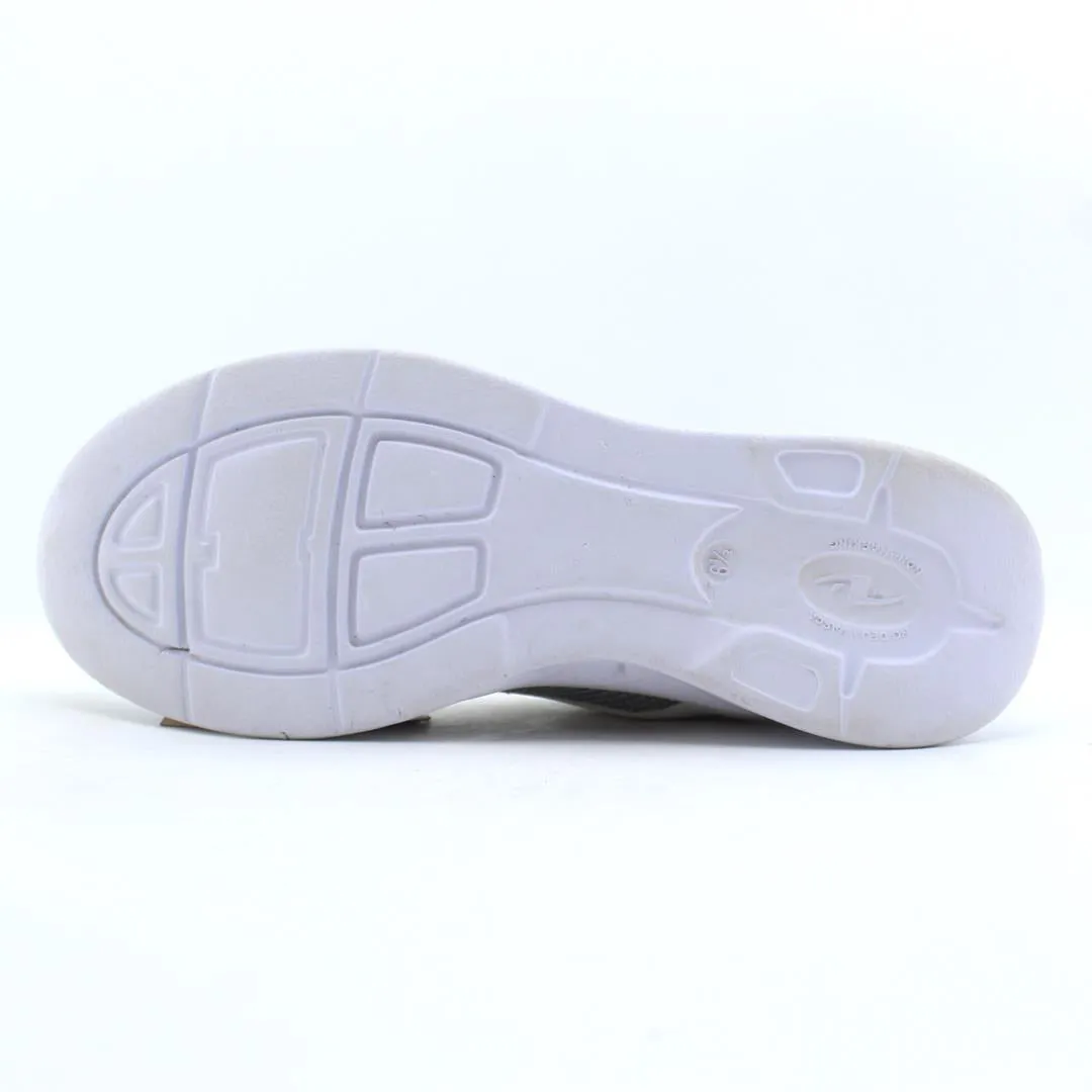 ATHLETIC . Trace 3 Running Shoe