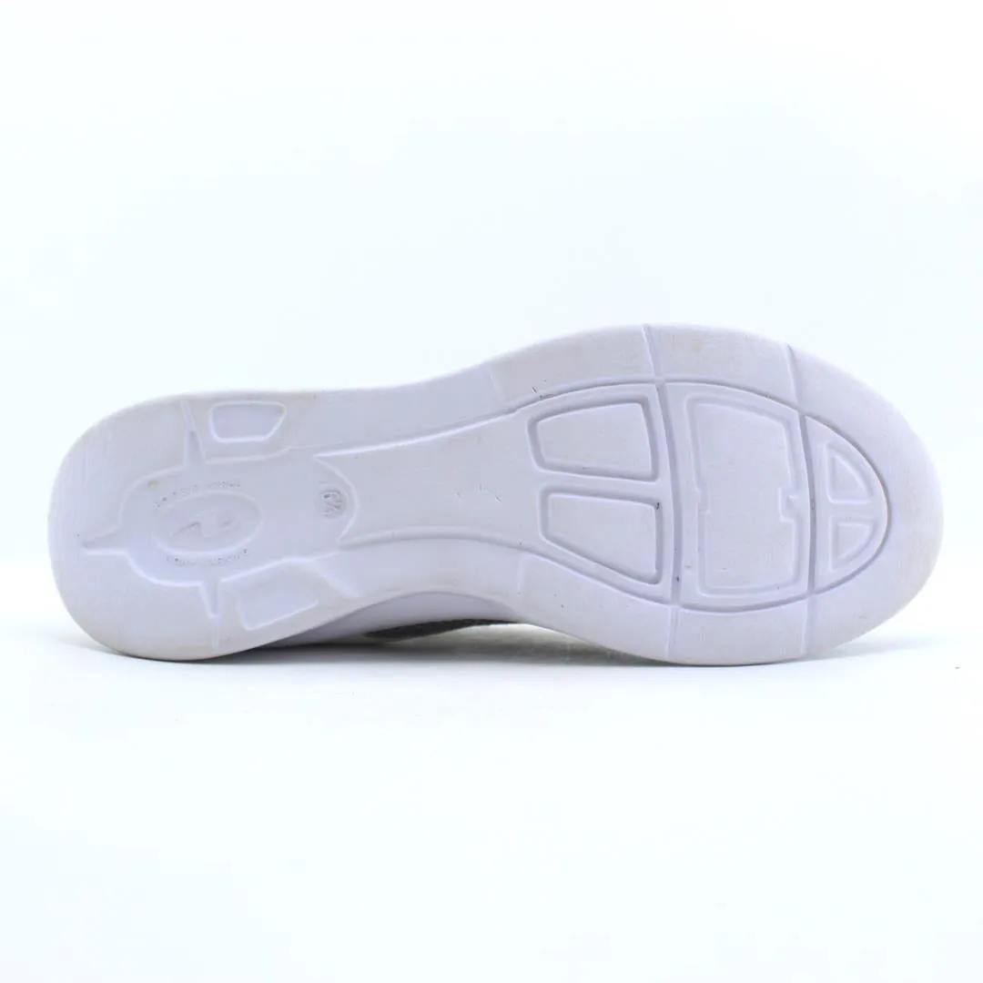 ATHLETIC . Super Shoes Running