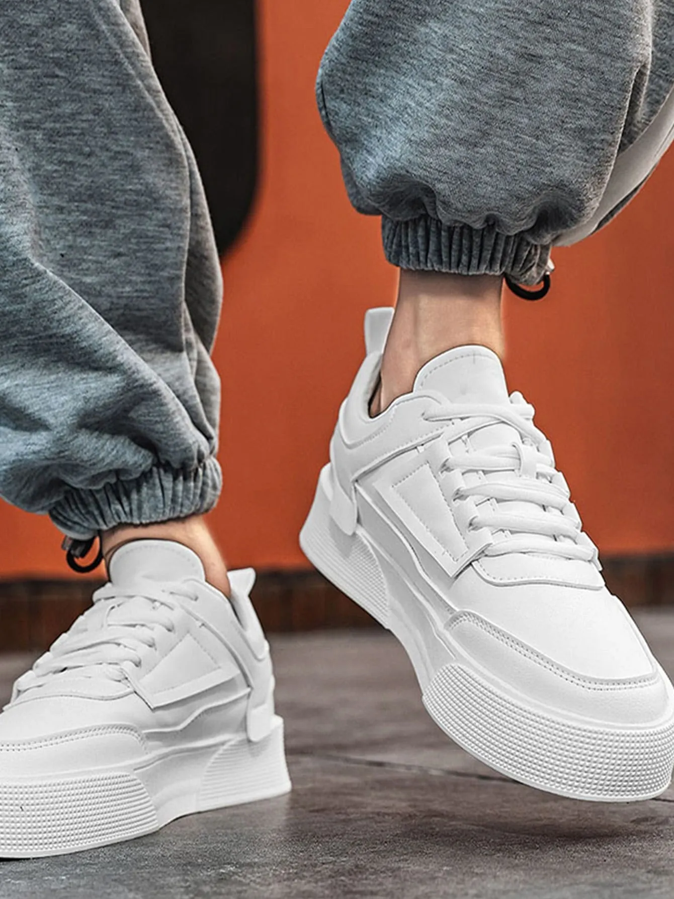 Men Minimalist Lace-up Front Skate Shoes O Cloud Sneakers