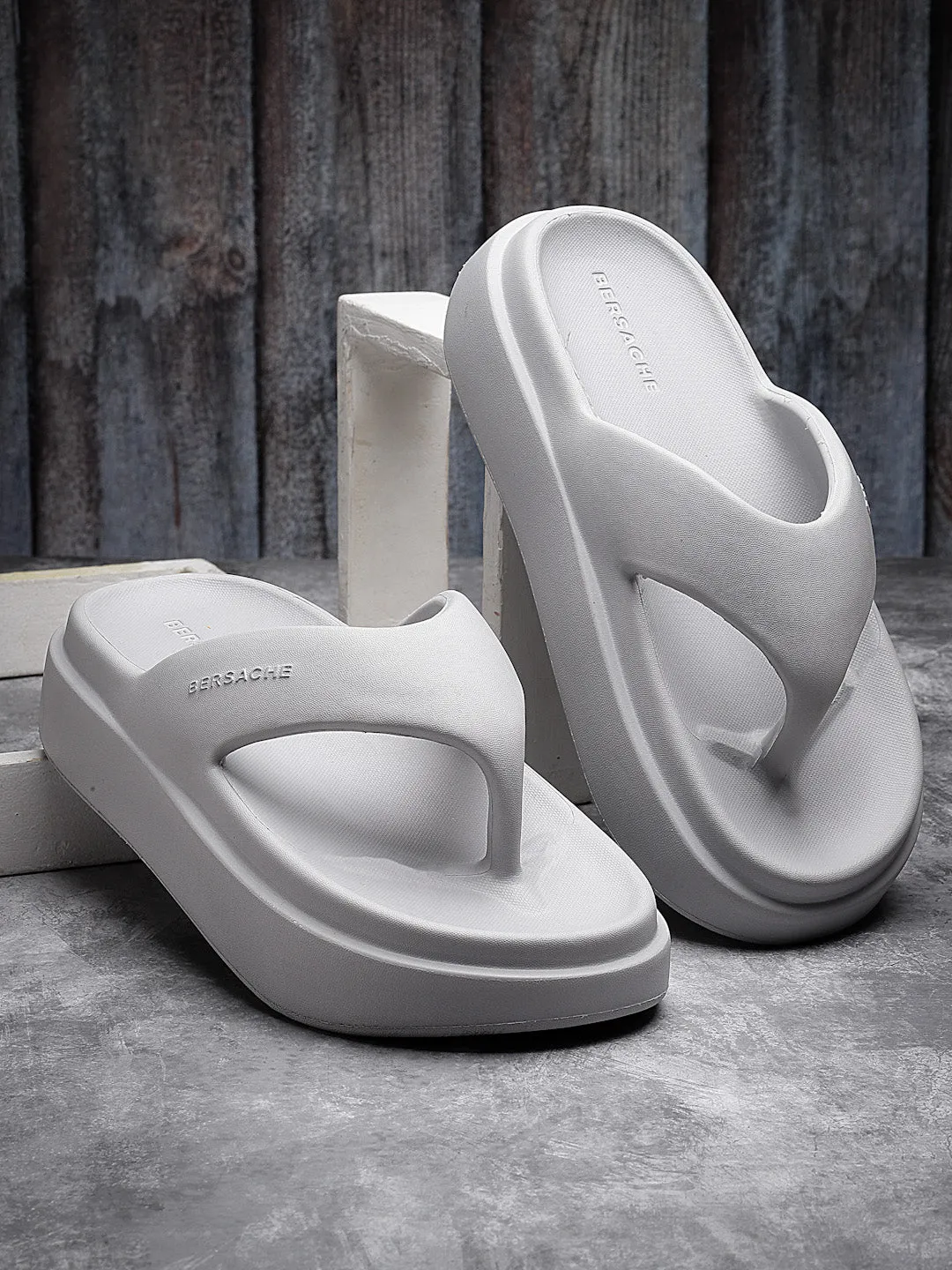 Bersache Extra Soft Classic Casual with  Regular wear with Ultra Soft & Flexibility Technology Flip Flop For women's/Girl's-(6108-White) Spring Step Slippers