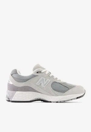 Men's Blue New Balance Shoes 2002R Low-Top Sneakers in Concrete/Harbor Gray