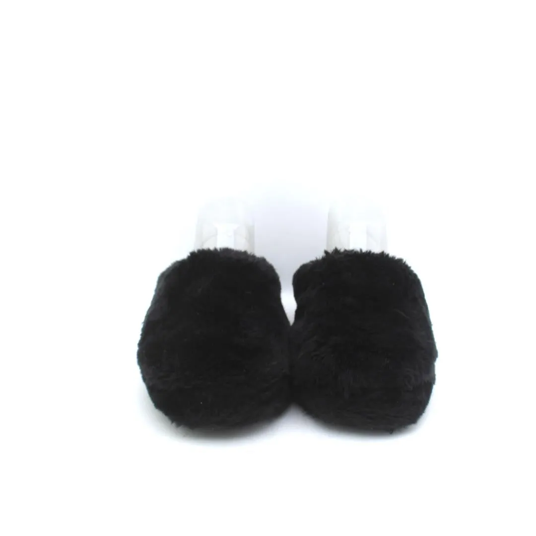 FOOT WARMERS . Green Ballerina Slippers