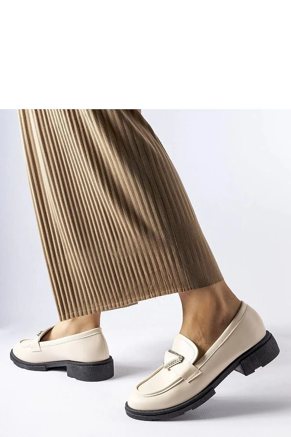 Slingback Loafers Beige loafers decorated with zircons