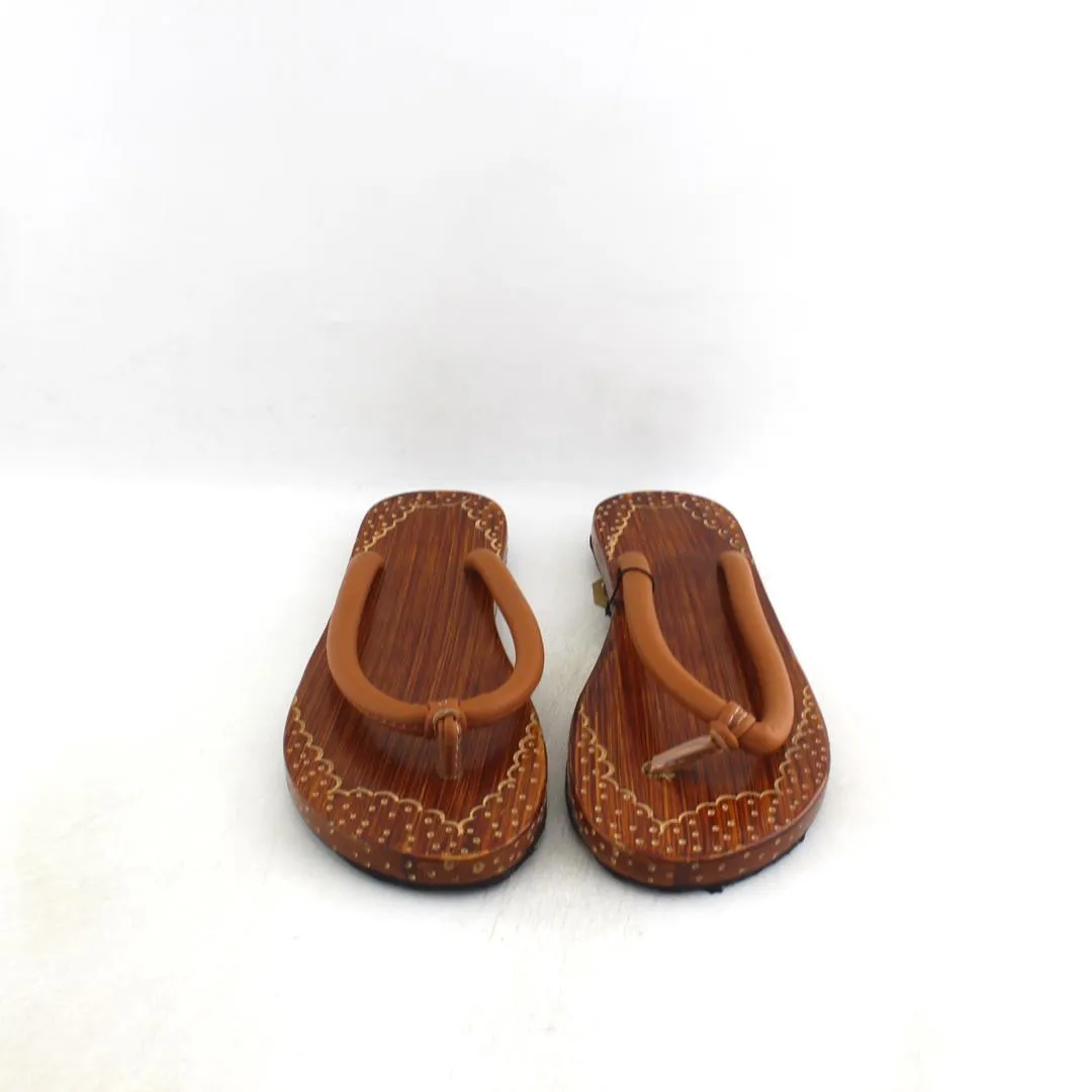 EUROPEAN BRAND AUTHENTIC WOOD Charlotte Slippers