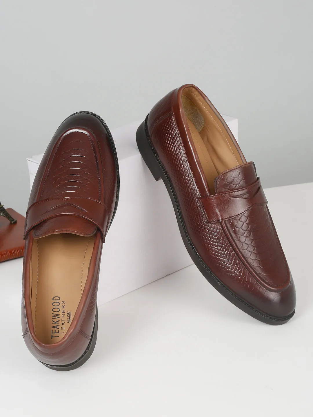 Men's Brown Classy Patterned Texture Leather Loafers Soft Sole Casual Shoes