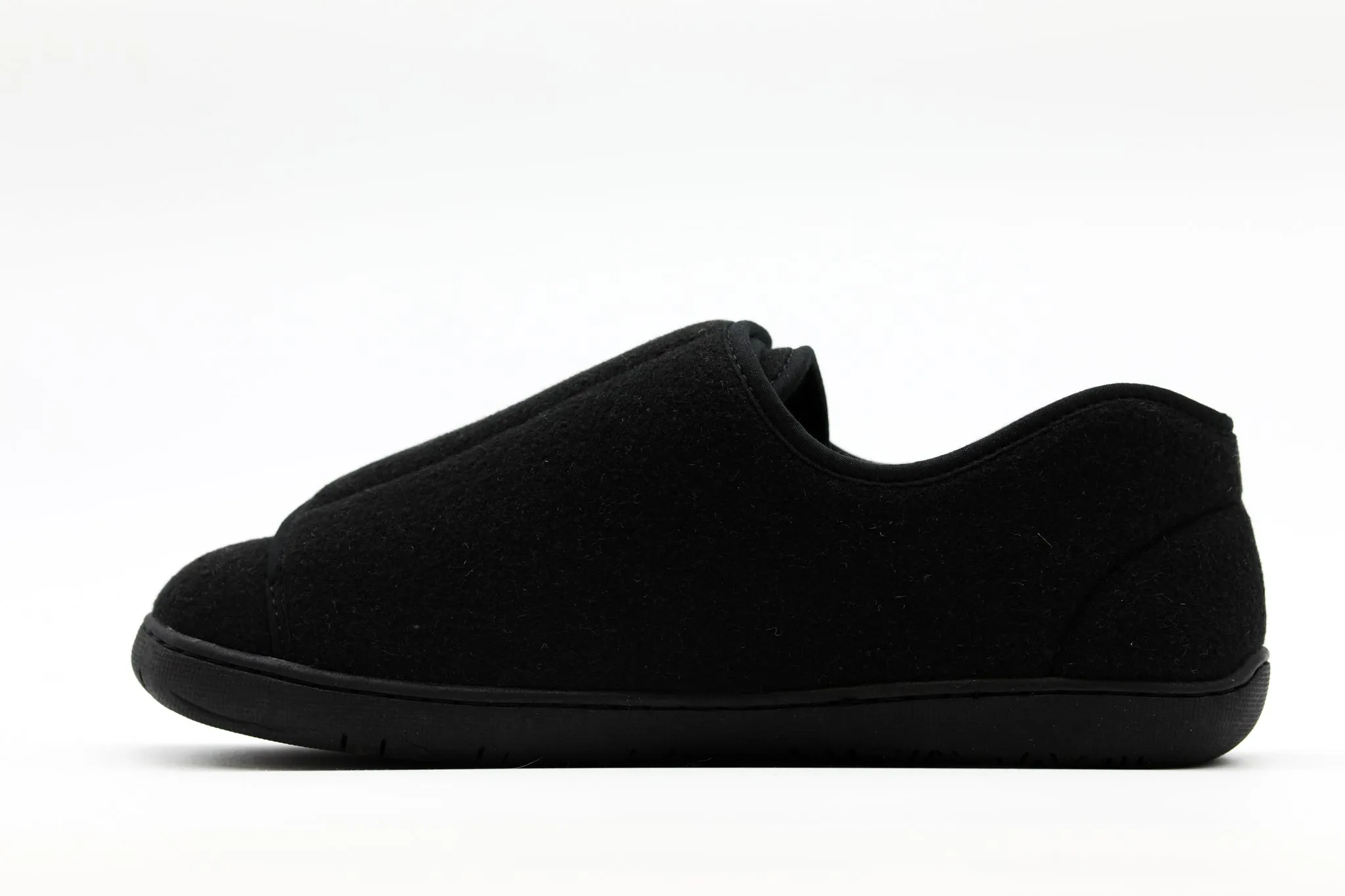 Slippers With A Nut Logo FOAMTREADS Doctor 2