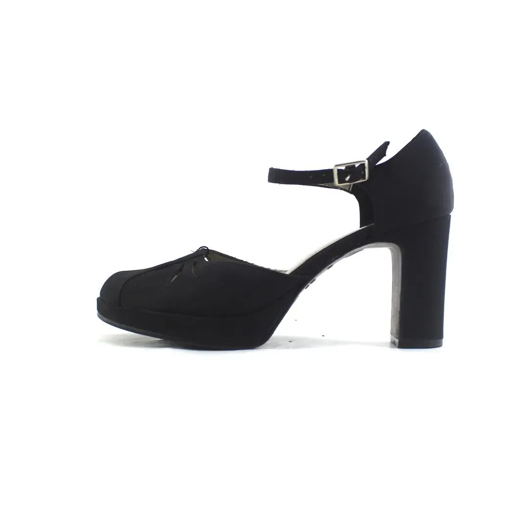 HIGHLIGHTS . Slides Rubber