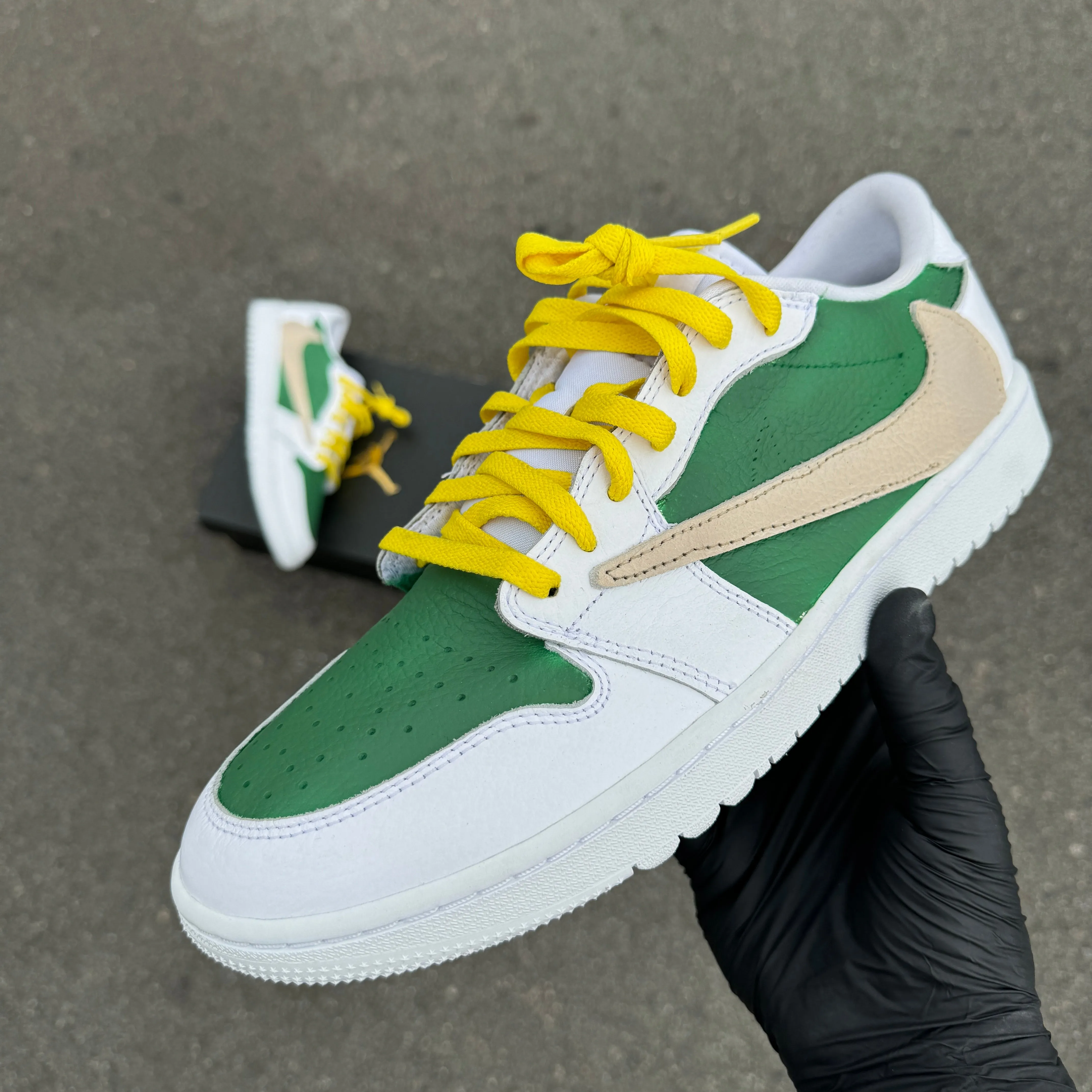 Asics Football Shoes Jordan Retro 1 Low Travis Scott Reverse Swoosh Custom Masters Theme Golf Shoes