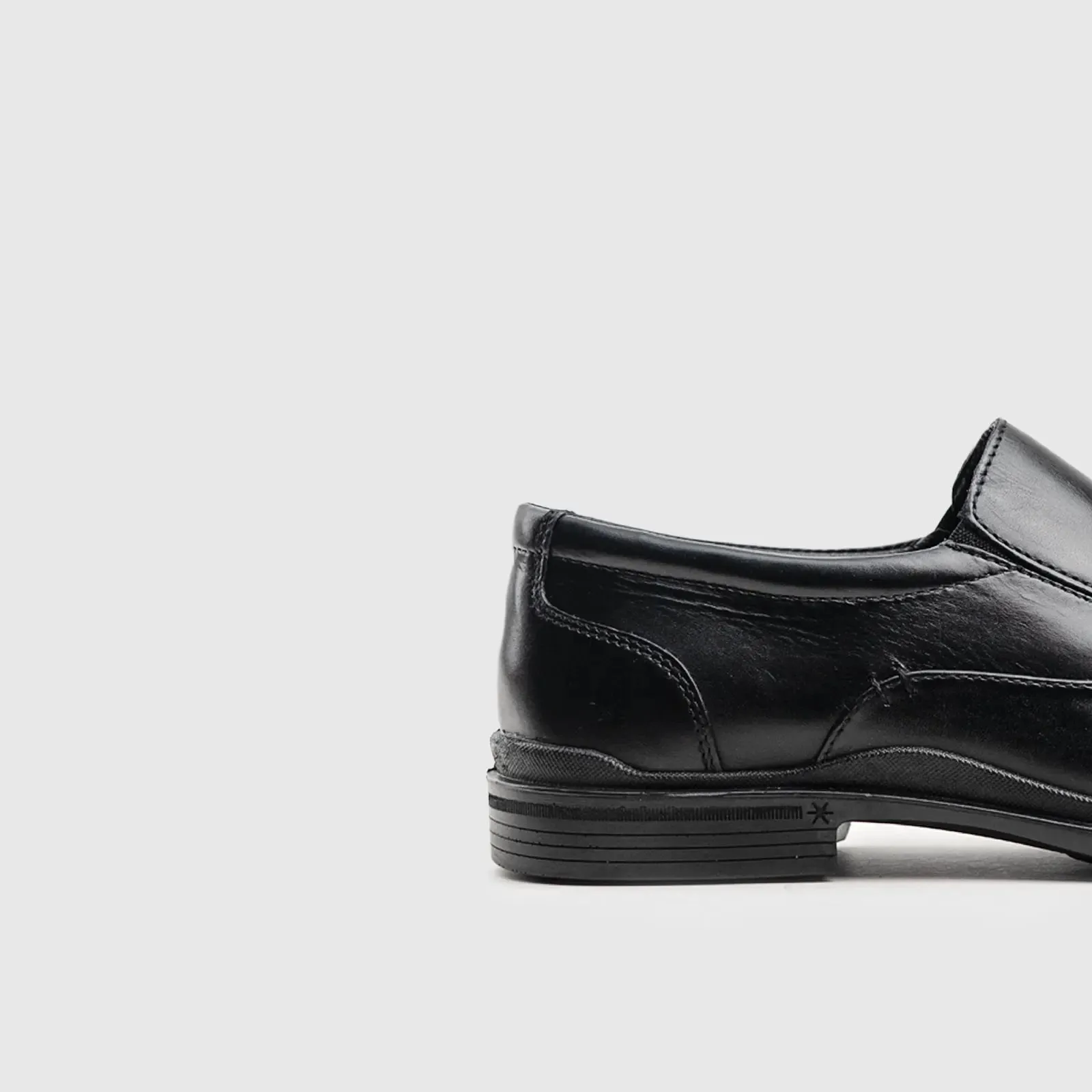 Karter Comfort Slip Ons Black 00817 Hey Dude Wally Slip On