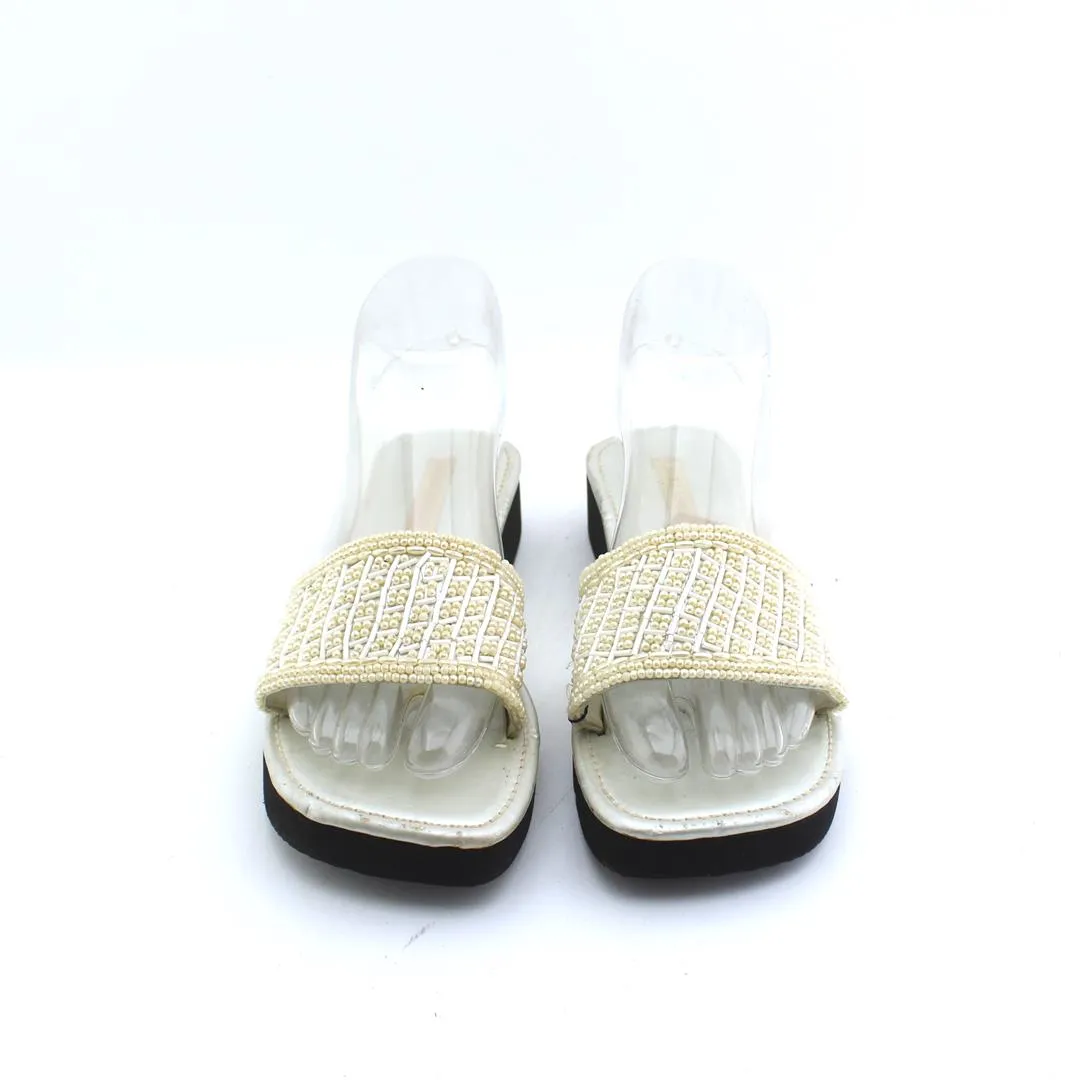 LAURA ASHLEY . Casual Shoes