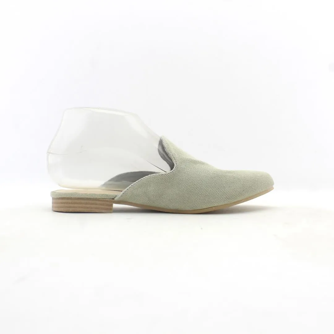 GAP DESIGNED & CRAFTED Penguin Feet Slippers