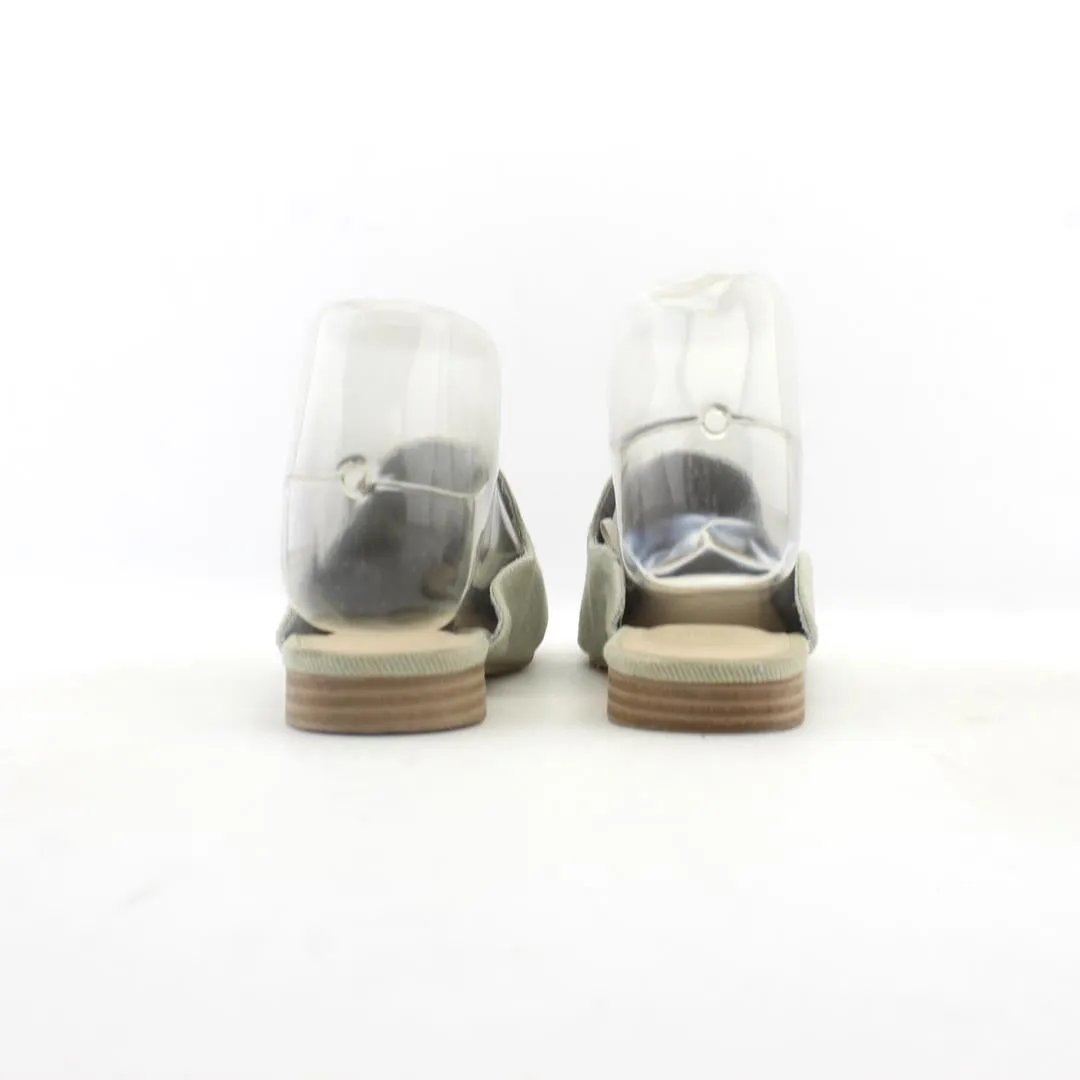 GAP DESIGNED & CRAFTED Flat Feet Slippers