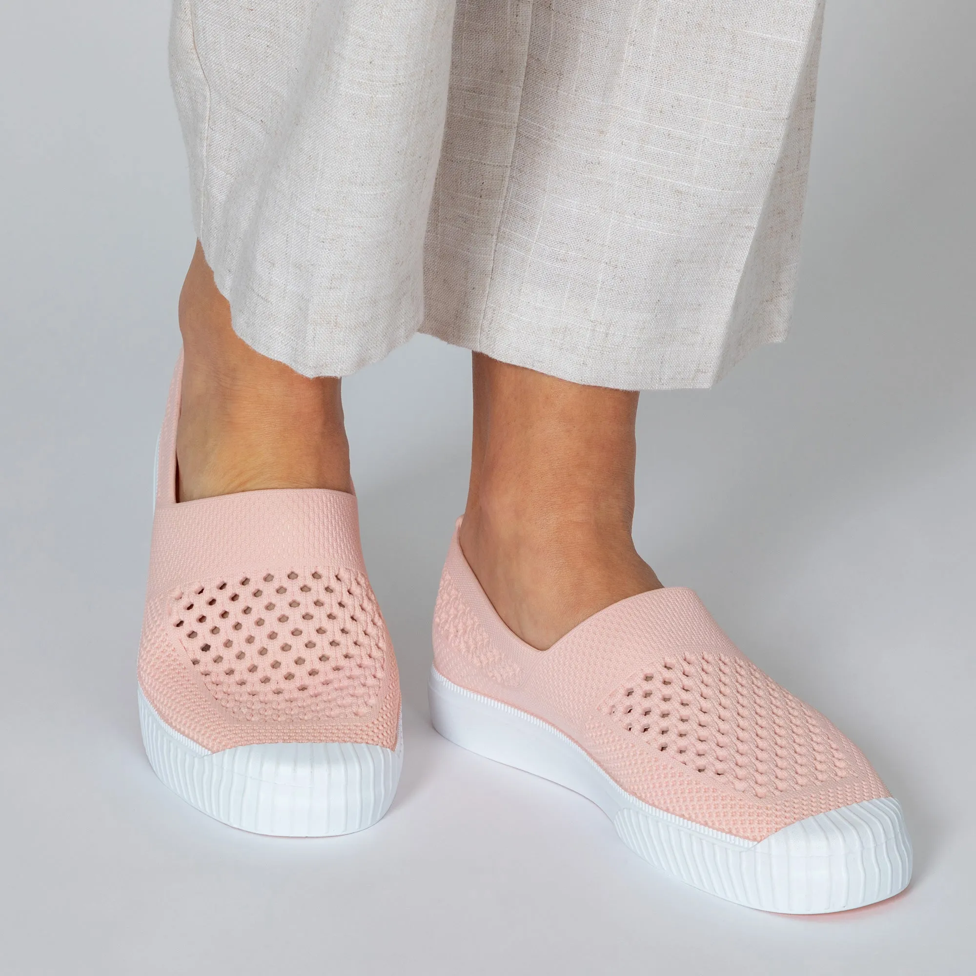 Run Away Shoes Casual Slip-On Shoes