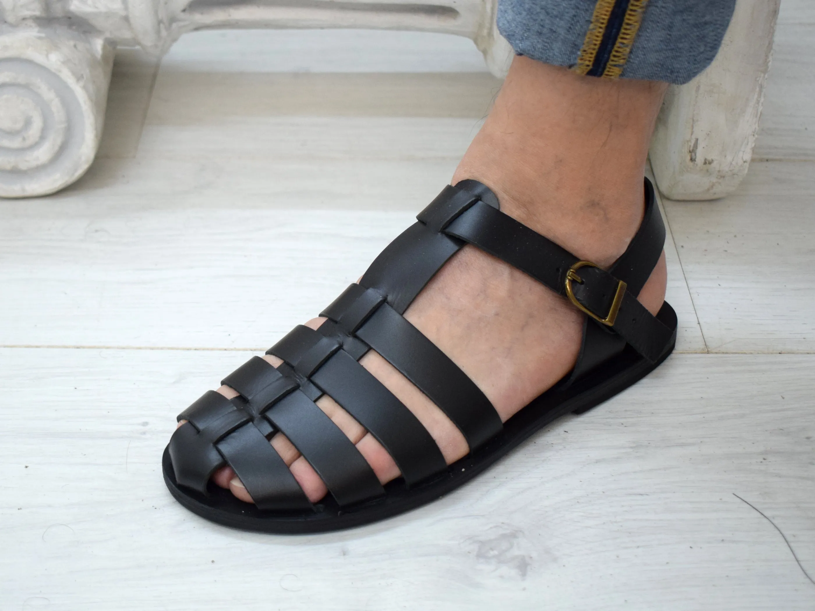 Men's Fisherman leather sandals handmade and with closed toe Tie Up Sandals Heels