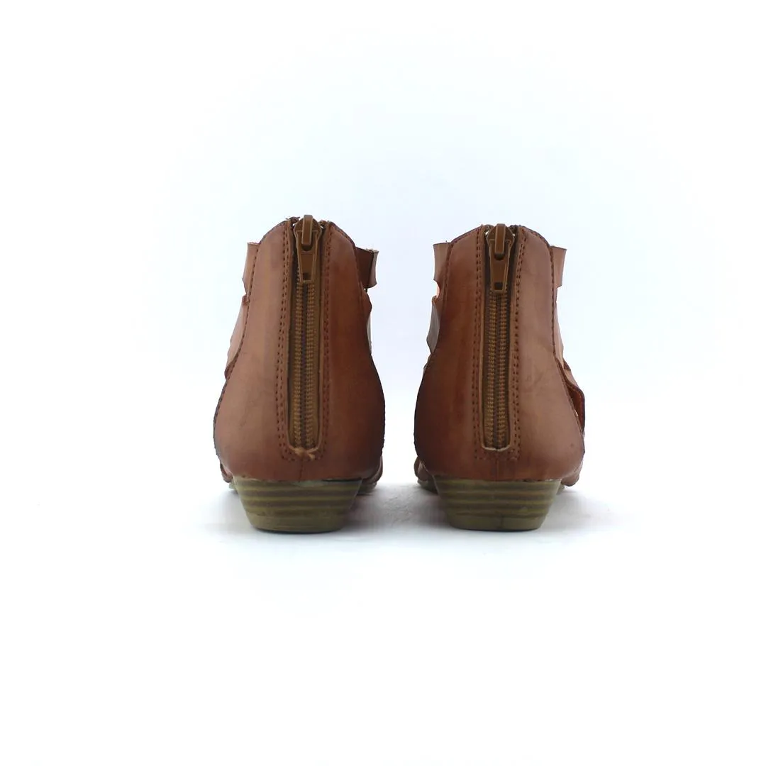 MIA GIRL . Croissant Slippers