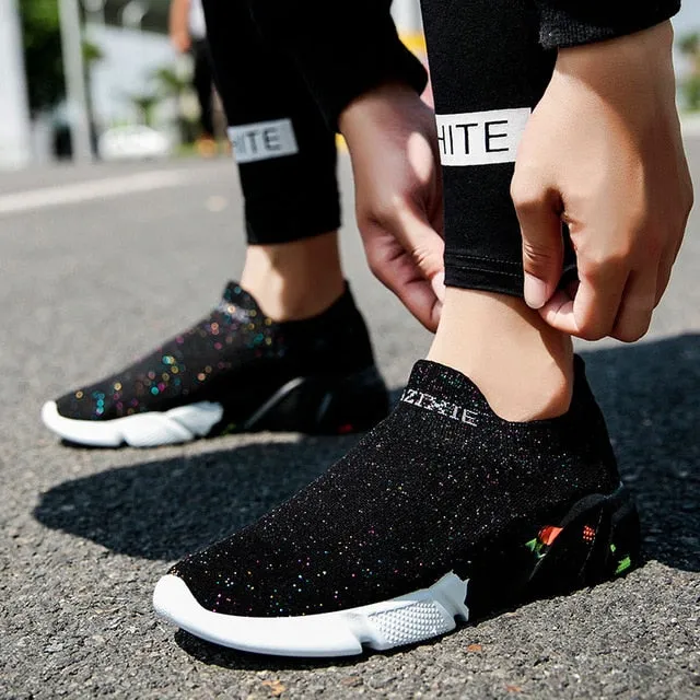 Casual Cloth Shoes MWY Breathable Hollow Couple Socks Shoes Trendy Men Casual Shoes Chaussures  Homme Loafers Men Comfortable Sneakers Male Shoes