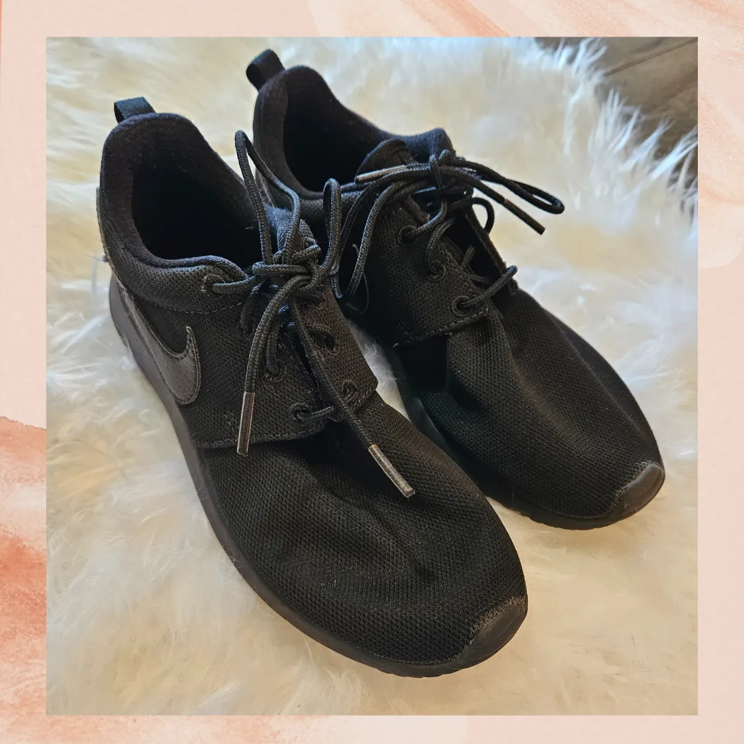 Nike Black Mesh Cloud Running Shoes (Pre-Loved) Size 4.5Y (Girl's) Asics Rulon Gardner Wrestling Shoes