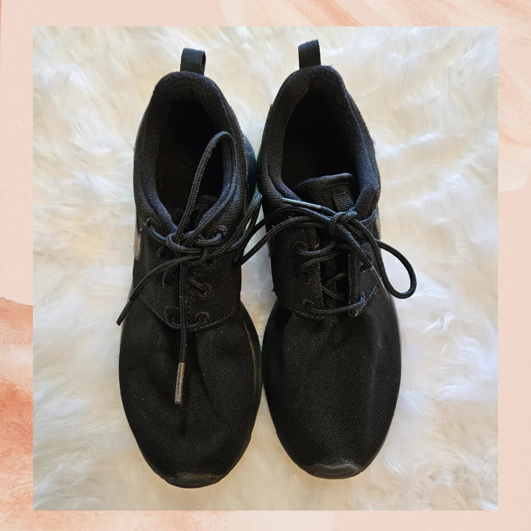 Men's Asics Gel-nyc Casual Shoes Nike Black Mesh Cloud Running Shoes (Pre-Loved) Size 4.5Y (Girl's)