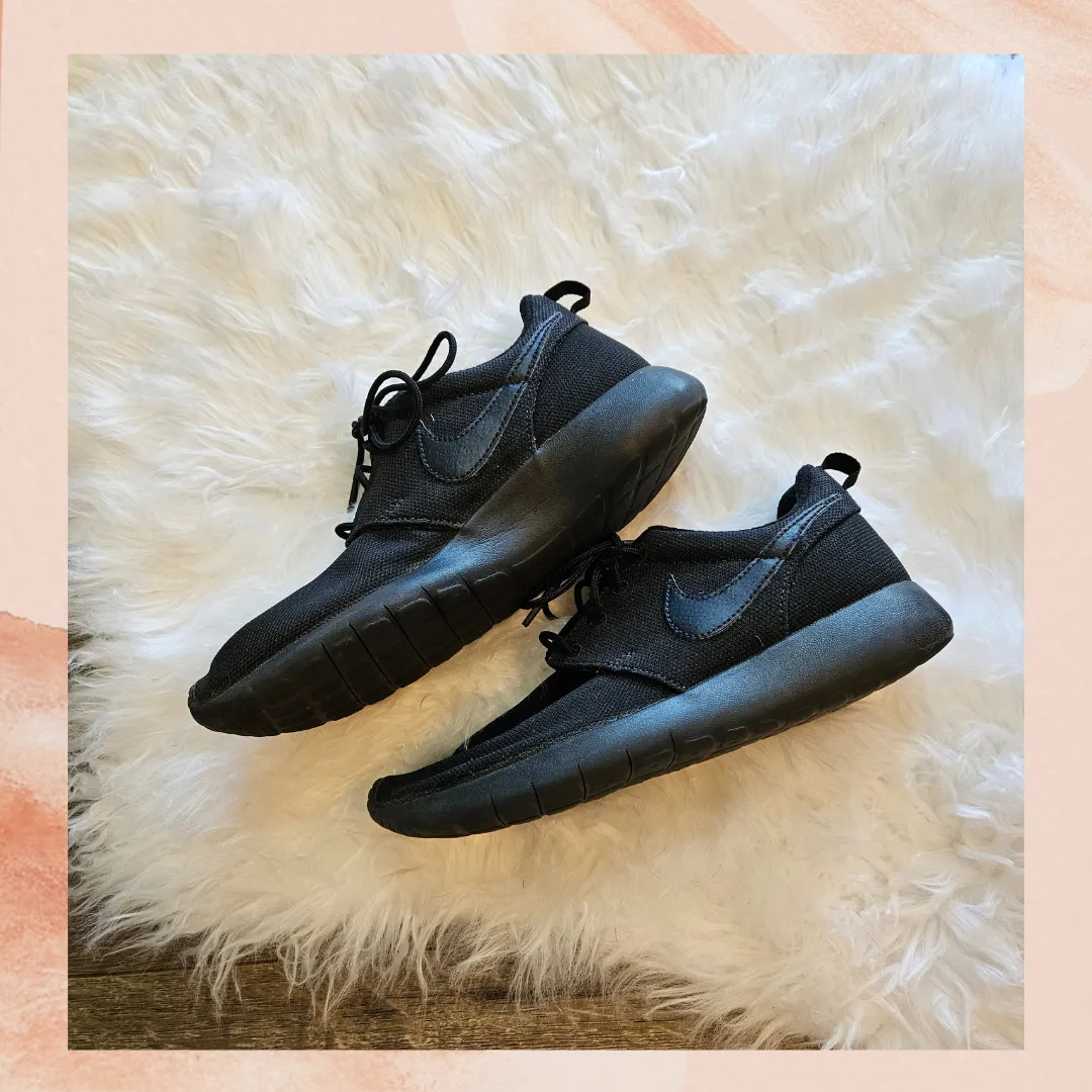 Nike Black Mesh Cloud Running Shoes (Pre-Loved) Size 4.5Y (Girl's) Wide Width Asics Shoes