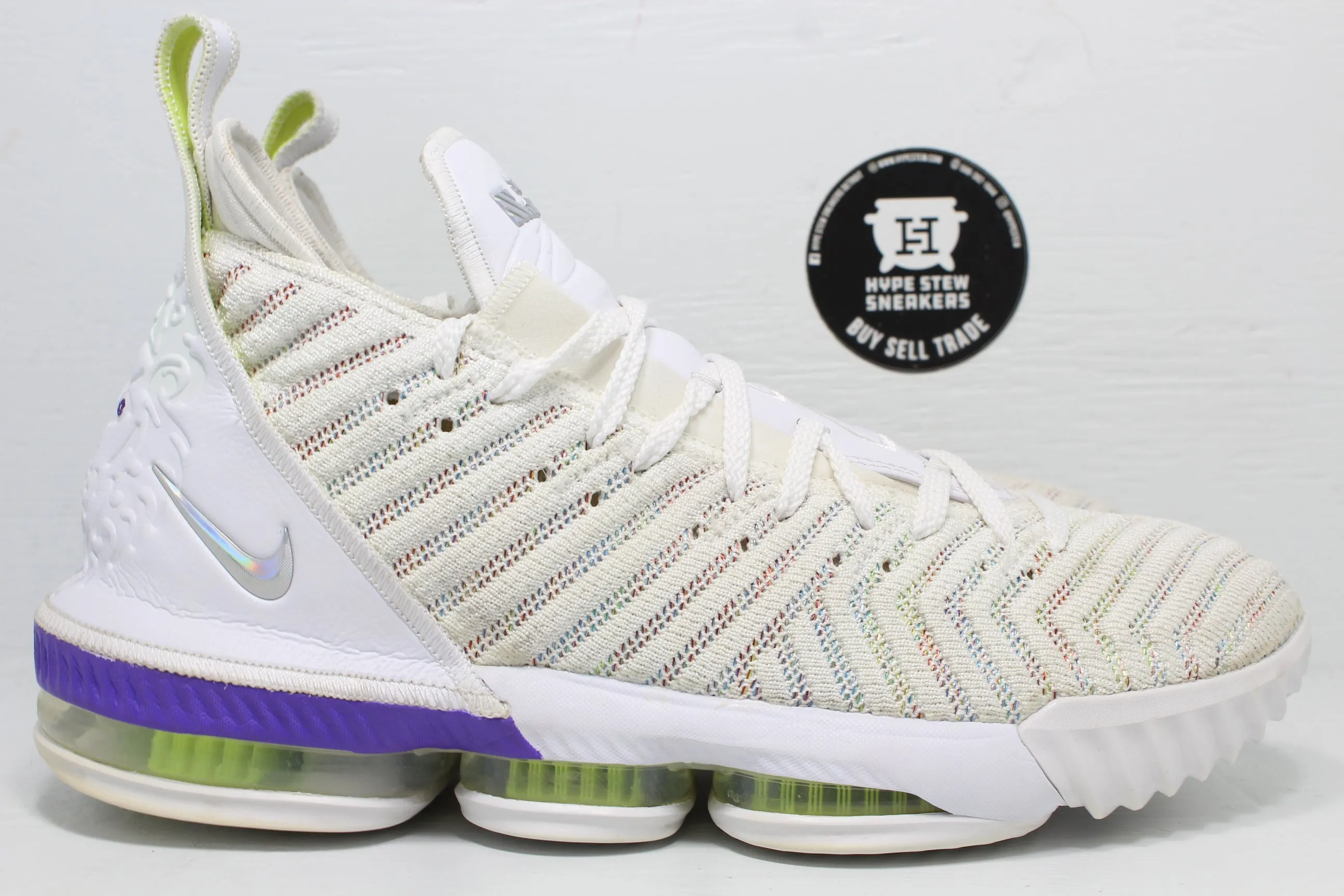 Nike LeBron 16 Buzz Lightyear Asics Gel Nimbus 20 Running Shoes Review