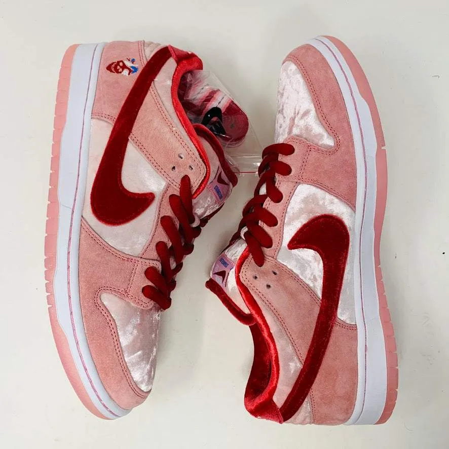 Asics Wrestling Shoes Clearance Nike SB Dunk Low StrangeLove Skateboards (Regular Box)