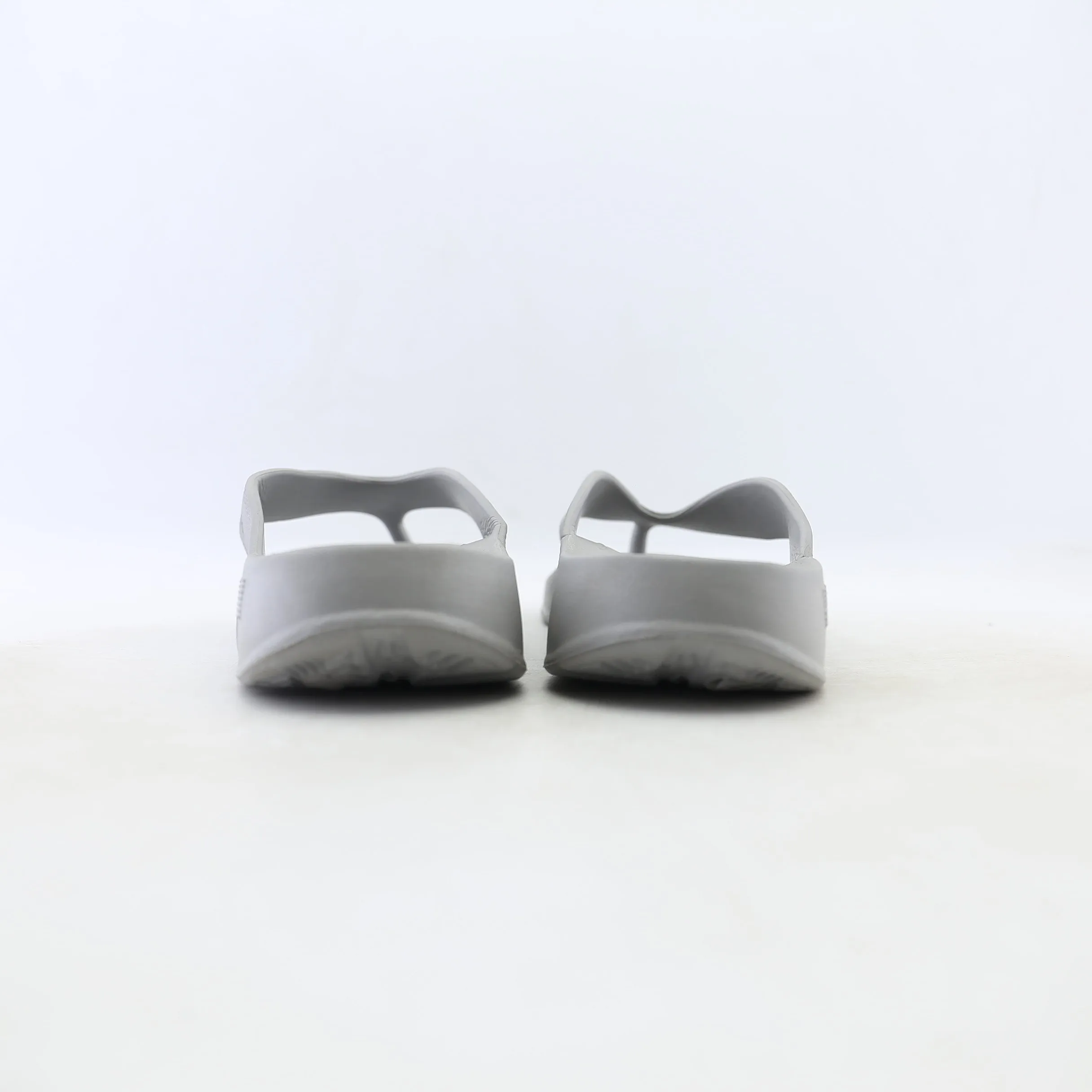 NUUSOL-  MEN'S CASCADE FLIP FLOP - LIGHT GREY Slippers With Spikes