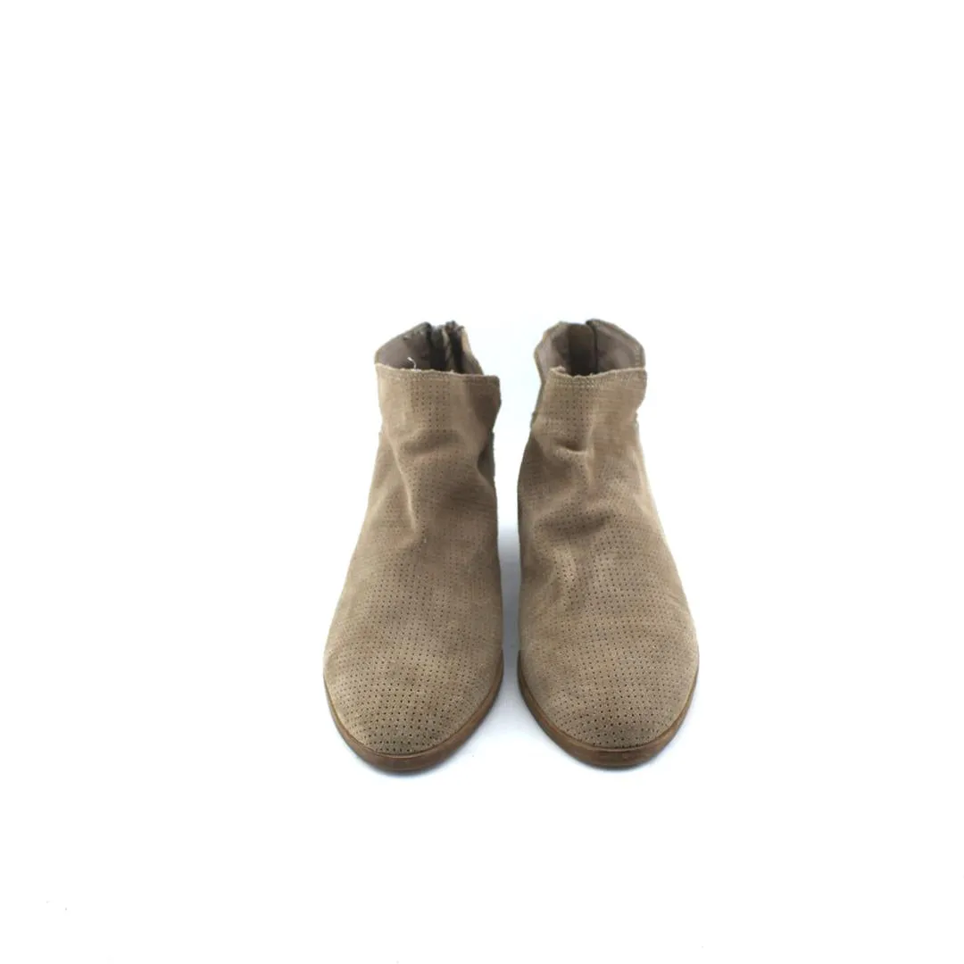 DOLCE VITA  . Off Court Slides