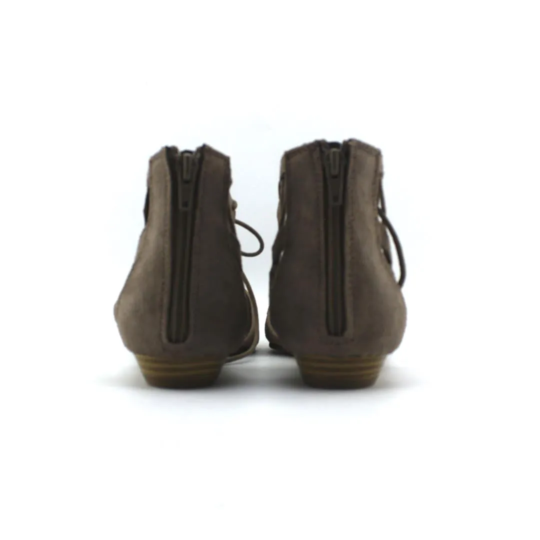 Silvert's Slippers FERGALICIOUS  COCO, DOE