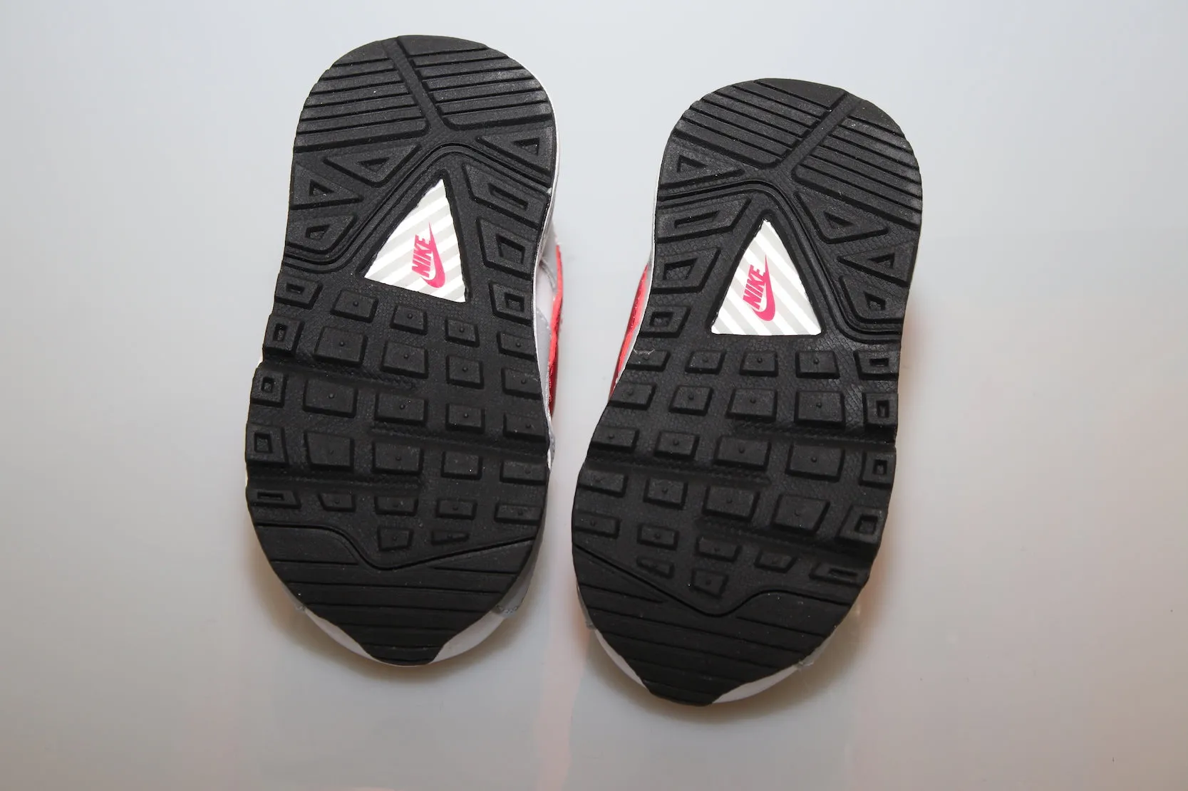 Air Max Command Asics Gel Contend Running Shoes