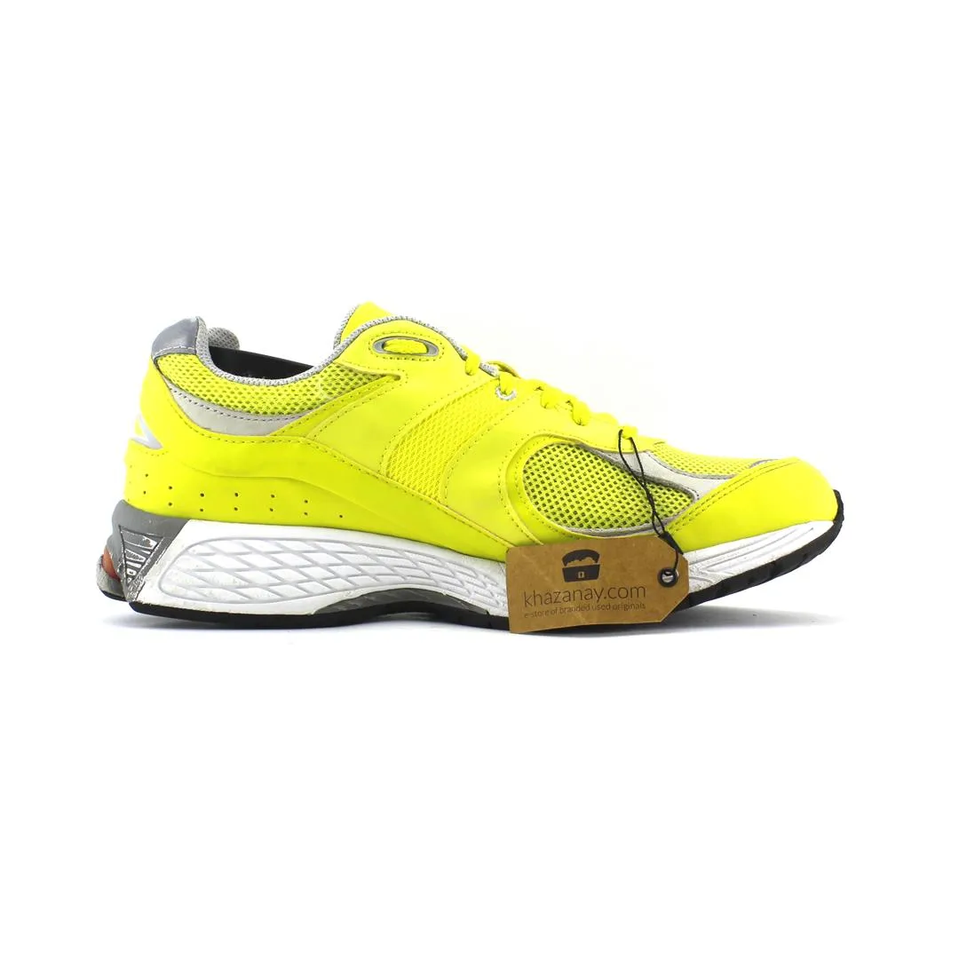 Glitter Running Shoes NEW BALANCE 2002 R