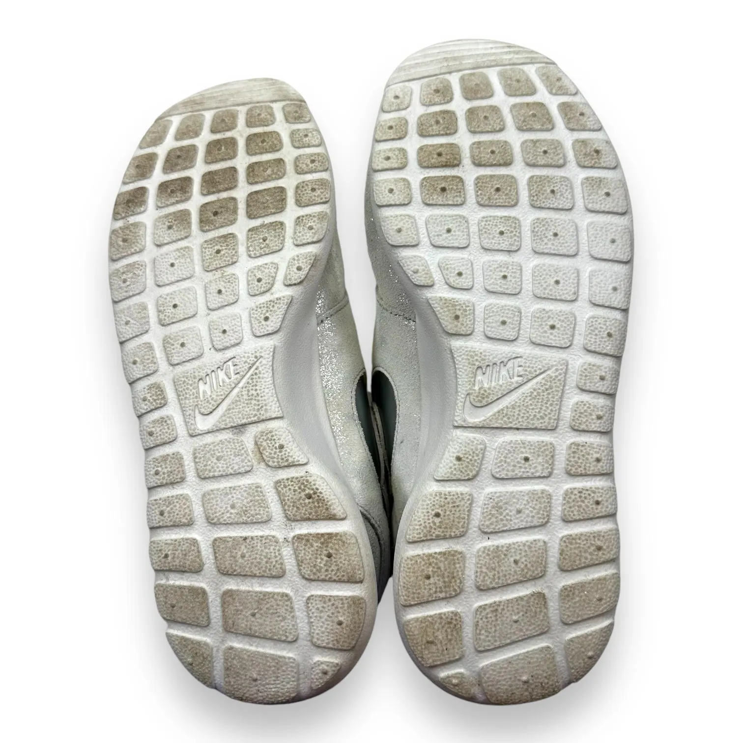 Shoes Sneakers By Nike Apparel In Silver, Size: 8 Ryan Hall Asics Shoes