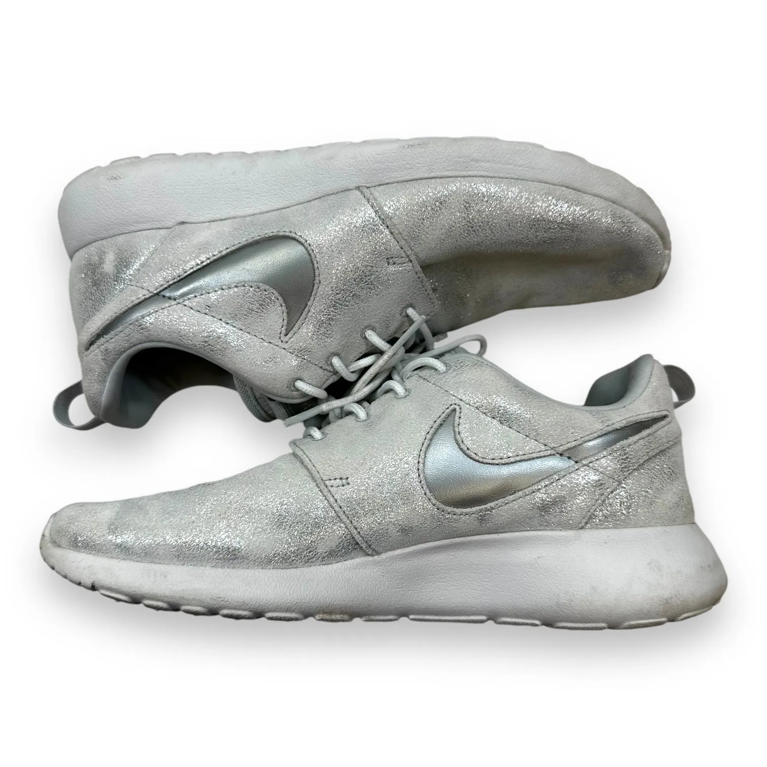 Shoes Sneakers By Nike Apparel In Silver, Size: 8 Asics Multi Purpose Shoes
