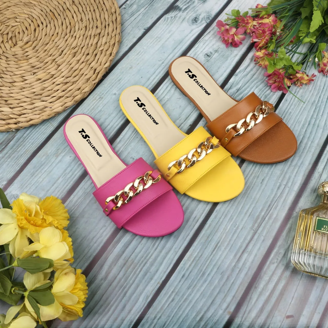 Cotton On Flat Shoes Chain Style Casual Slipper for Women.