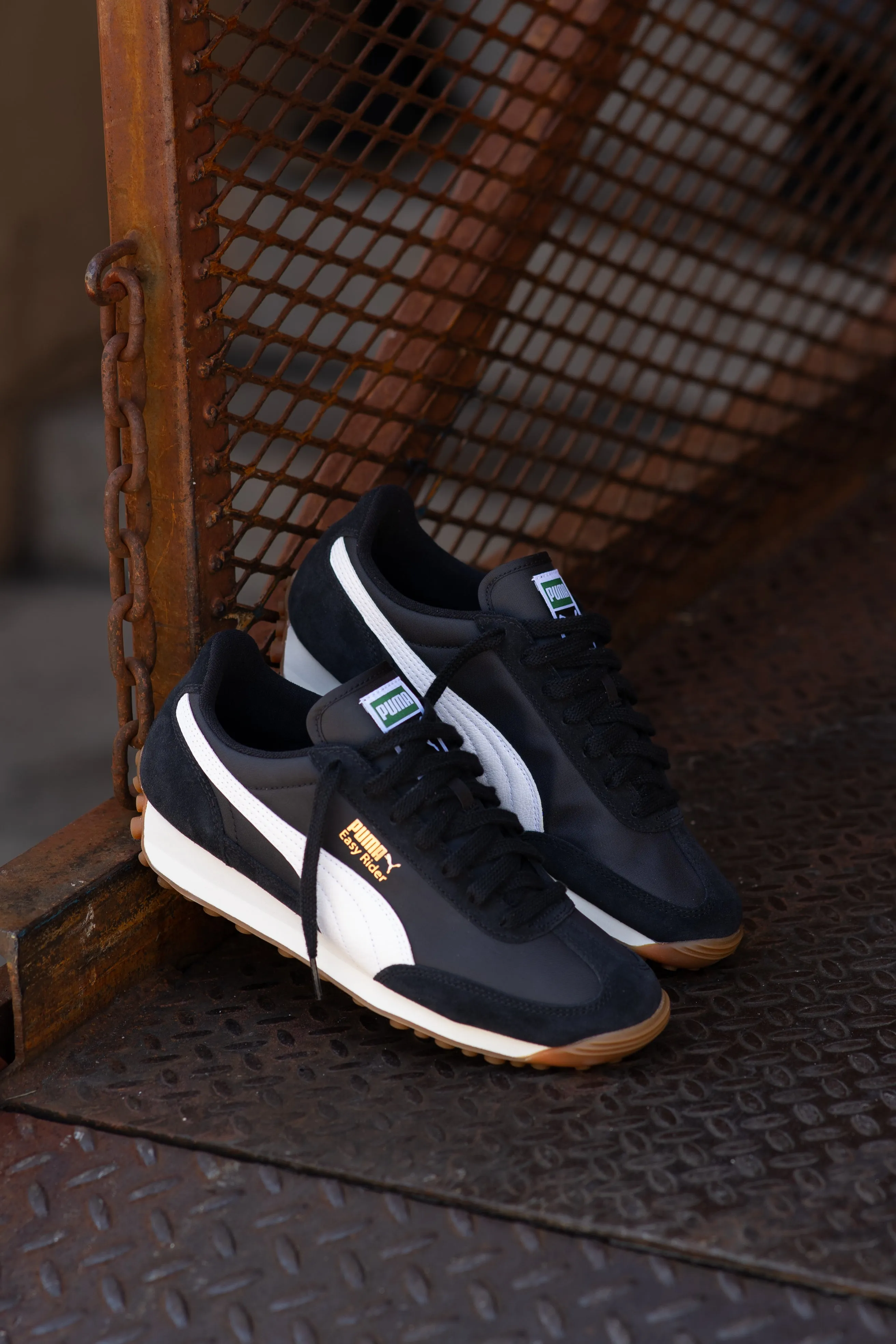 Long Run Shoes Asics Mens Puma Easy Rider Vintage (Puma Black/Puma White)