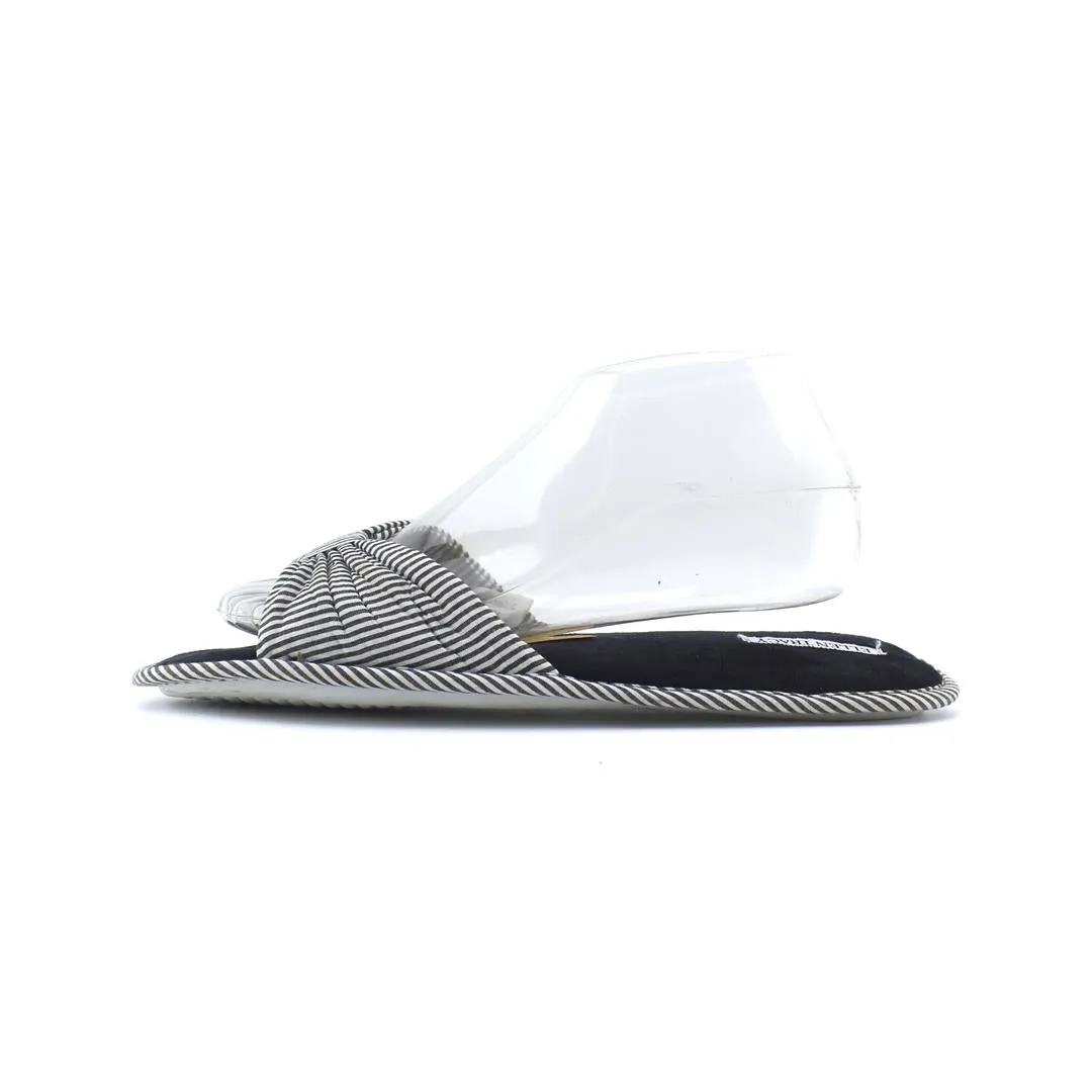 Casual Trekking Shoes ELLEN TRACY .