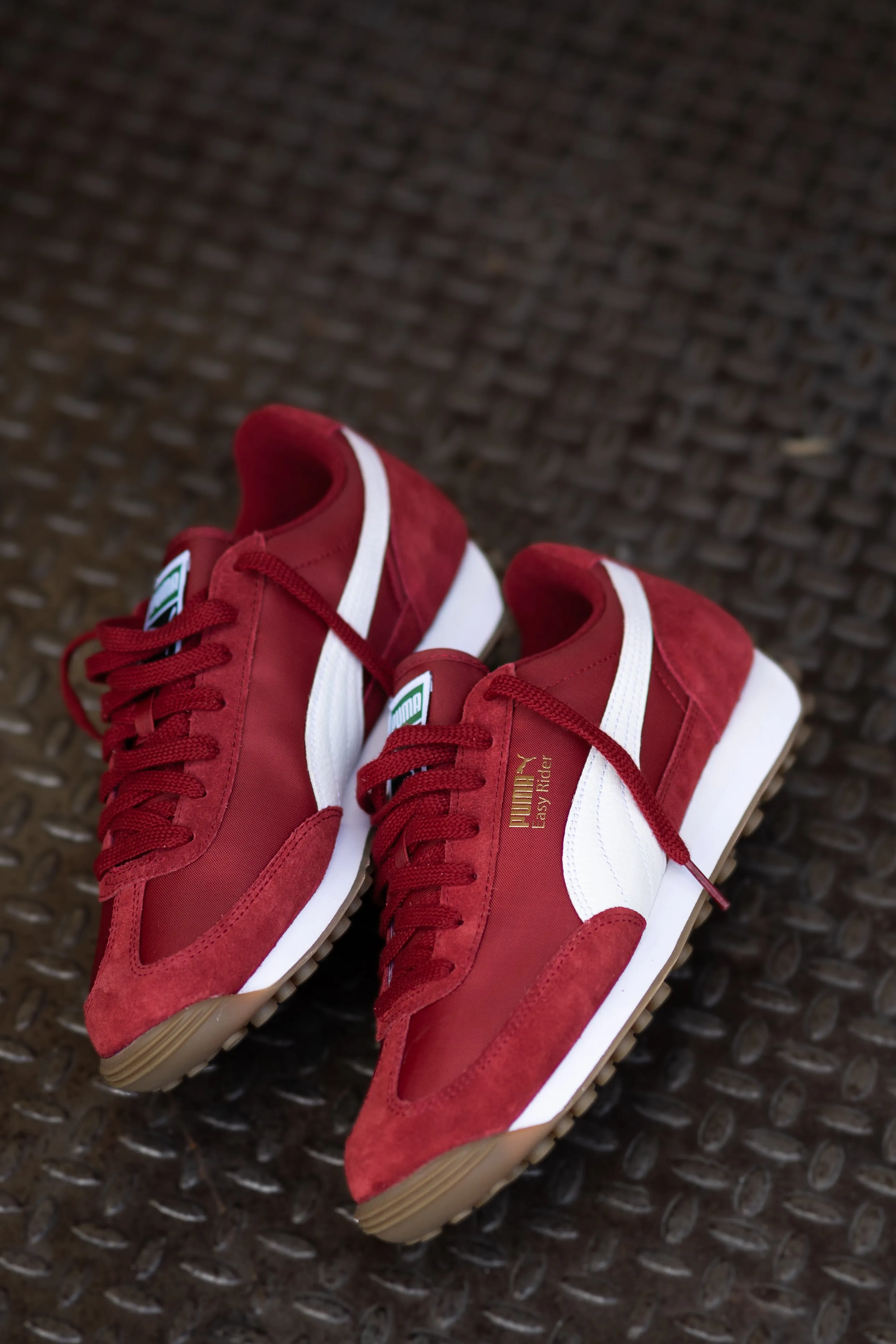 Asics Dan Gable Ultimate Wrestling Shoes Mens Puma Easy Rider Vintage (Intense Red/Puma White)