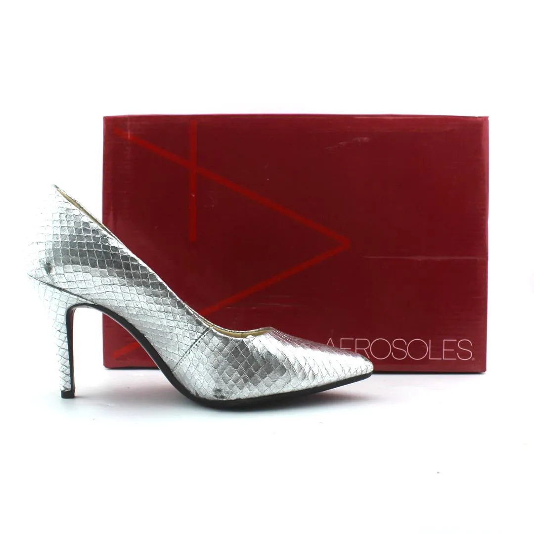 AEROSOLES DEAL BREAKER Fortnite Shark Slippers