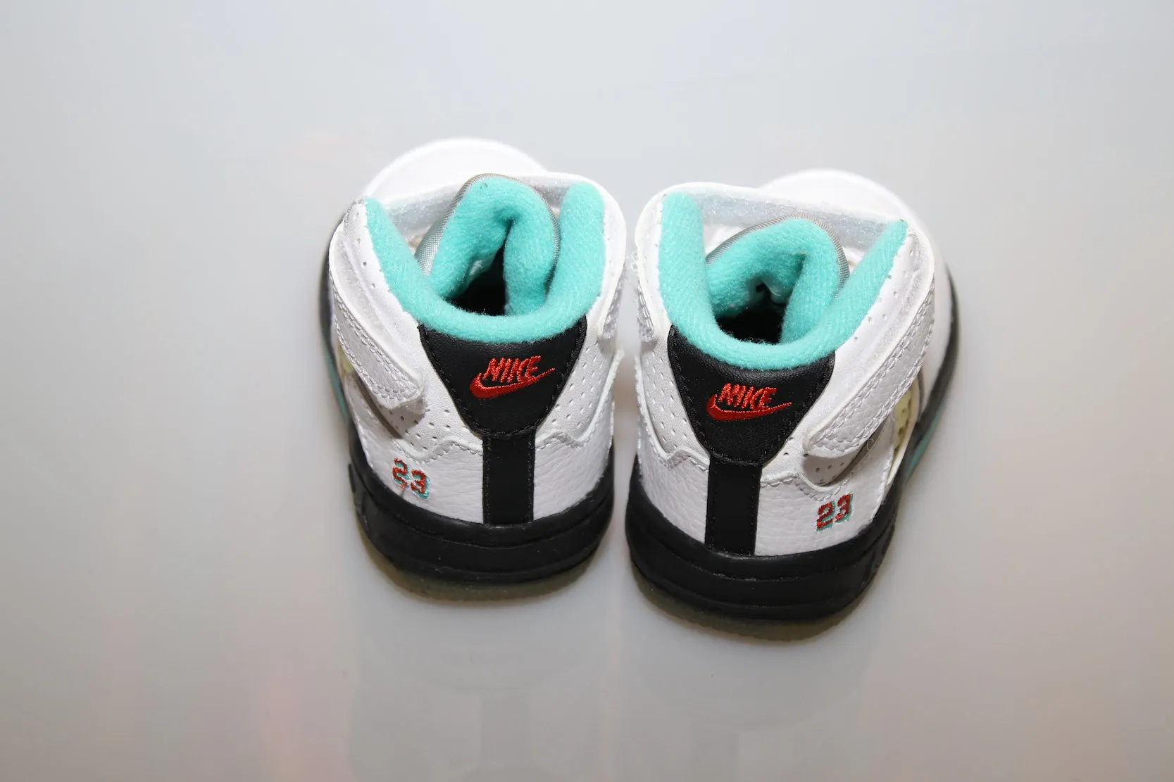 Air Jordan Force (AJF) 5 Retro Asics Gel-kayano 18 Running Shoe