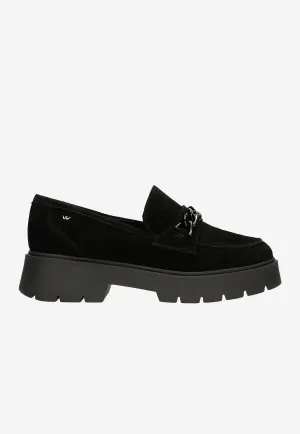 Zerogrand Wingtip Wojas Black Leather Loafers on a Raised Sole with Decorative Chain | 46112-61