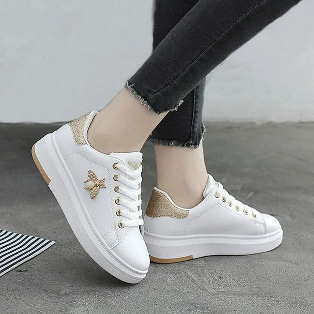 Women Casual Shoes 2018 New Women Sneakers Fashion Breathable PU Leather Platform White Women Shoes Soft Footwears Rhinestone Wedding Shoes Flats Comfortable