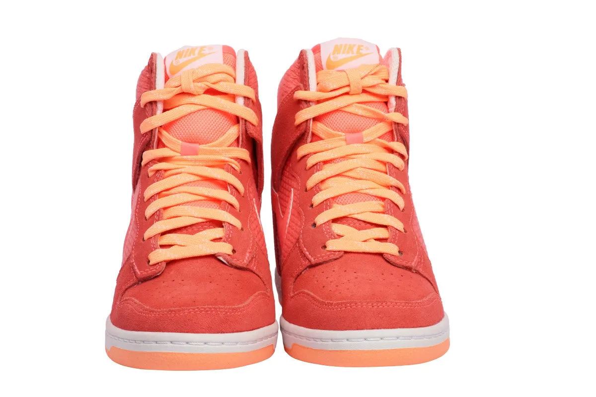 Stores That Sell Running Shoes Women's Dunk Sky Hi Essential (Edited)