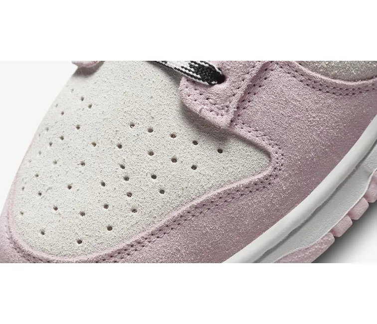 Hideki Matsuyama Asics Golf Shoes Women's Nike Dunk Low LX (Pink Foam)