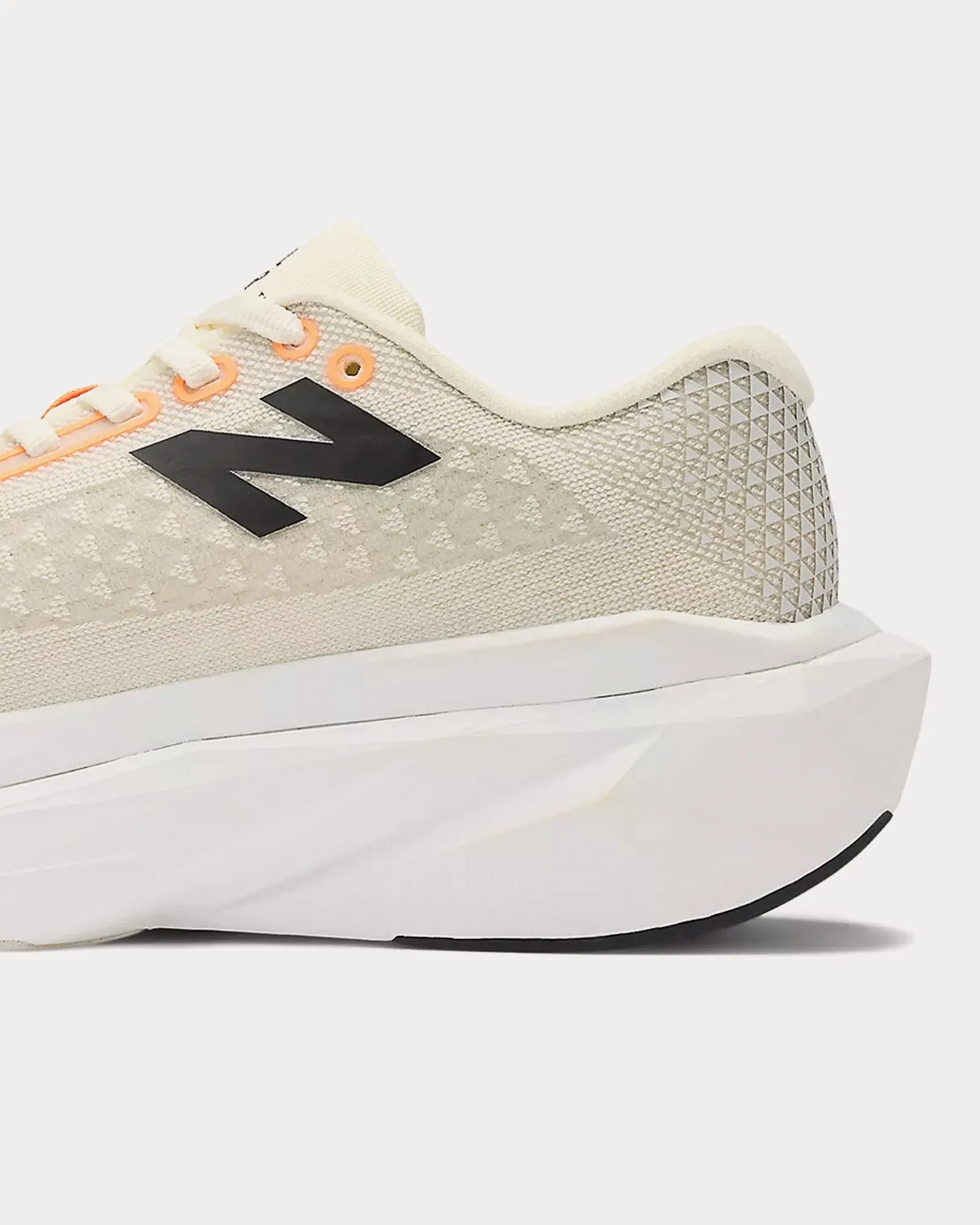 New Balance Factory Store Glendale FuelCell SuperComp Trainer v3 Angora / Hot Mango / Black Running Shoes